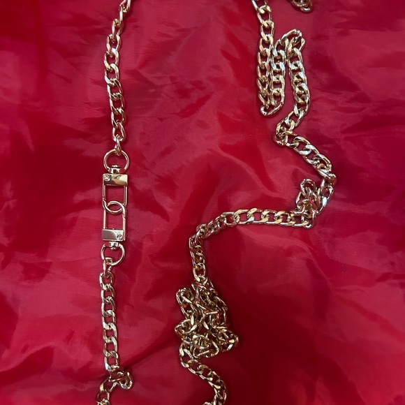 Gold Chain Crossbody Strap (BAG&WALLET IN PHOTOS NOT INCLUDED - display only) - Picture 1 of 4